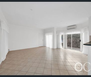 Open the door to relaxed Findon living - Photo 3