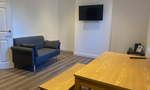 City Centre Three Bed House Share Room 2 - Photo 1