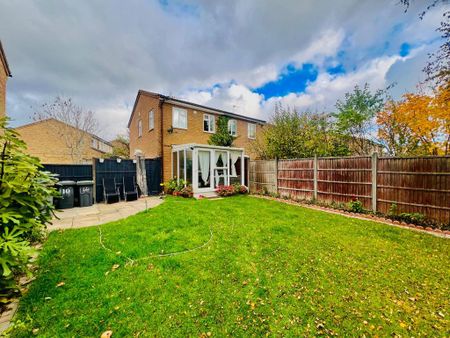 2 bedroom semi-detached house to rent - Photo 5