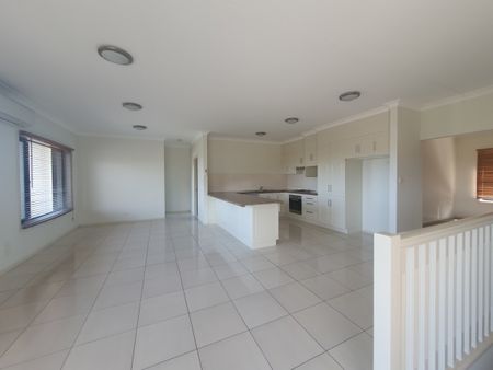 2/10 Glenview Place, Tamworth - Photo 3