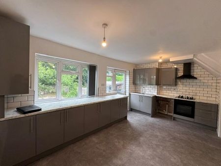 3 bedroom property to rent - Photo 3