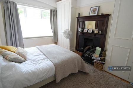 1 bedroom flat to rent - Photo 2