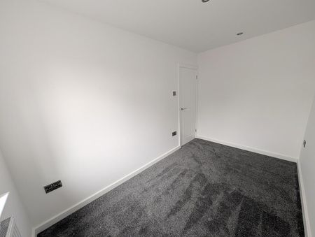 3 bedroom end of terrace house to rent - Photo 4