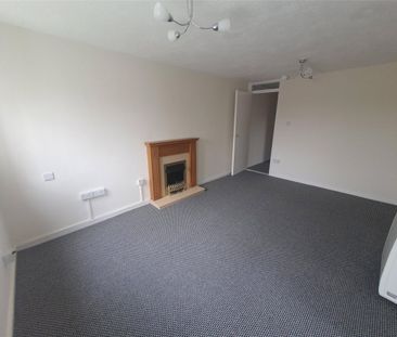 The Crescent, Bilston, West Midlands, WV14 - Photo 5