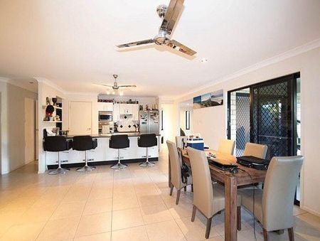 Four bed family home In the Heart of Cooroy - Photo 3