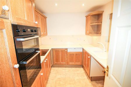 2 bedroom apartment to rent - Photo 2