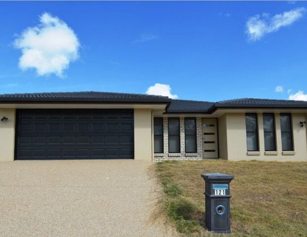 Modern, Low-Maintenance Living in a Quiet, Family-Friendly Location - Photo 1