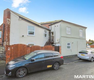 2 bedroom maisonette to rent - Photo 4