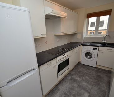 2 bed flat to rent in Bobbins Gate, Paisley, PA1 - Photo 6