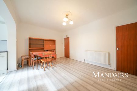 Queens Walk, Woodston, Peterborough - Photo 3