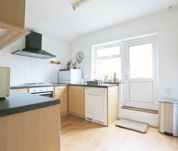 Price £1,850 pcm - Available 30/06/2026 - Unfurnished - Photo 6