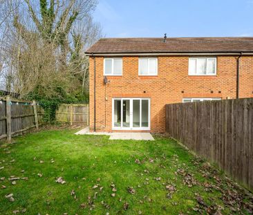 3 bedroom end of terrace house to rent - Photo 4