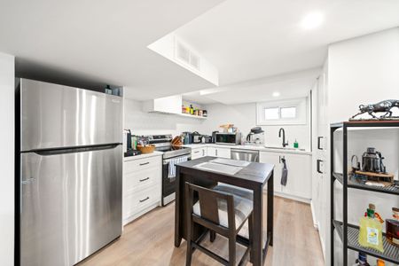 For Lease - 6 Corbett Crescent, Aurora, Ontario - Photo 3