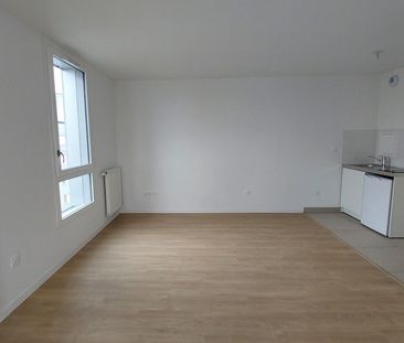 location Appartement T1 DE 31.12m² À NANTERRE - Photo 4