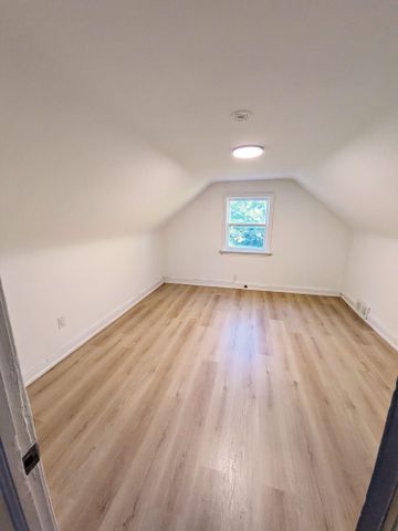 For Lease - 12 Ranee Avenue, Toronto, Ontario - Photo 4