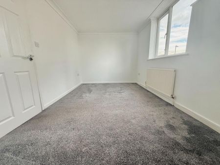 4 bedroom terraced house to rent - Photo 3