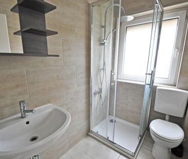 Bausendorf: Geräumige 2ZKB Wohnung mit Außenstellplatz - Foto 1