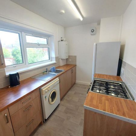 2 bedroom flat to rent - Photo 4