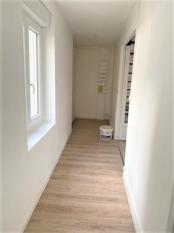 Location Appartement 4 pièces 83m² - Photo 2