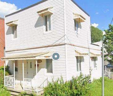 À louer / Maison à étages - Photo 1