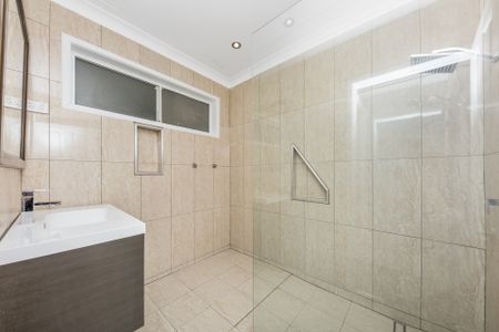 7 Chisholm Road, East Maitland NSW 2323 - Photo 4