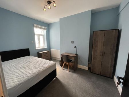 1 bedroom in a house share to rent - Photo 4