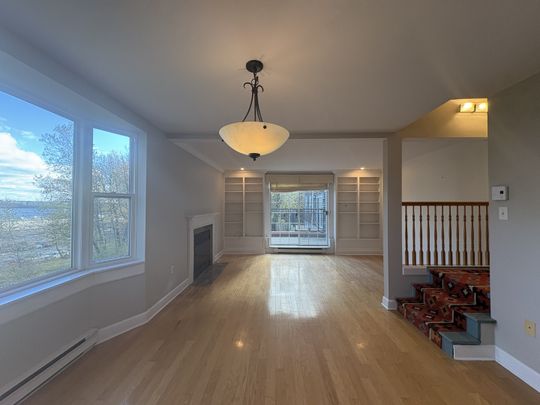 Nora Bernard Street, Halifax 25-125 - Photo 1