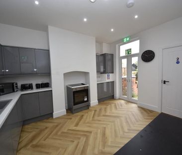 1 bedroom in a house share to rent - Photo 4