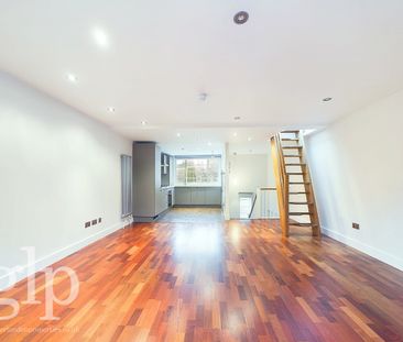 2 Bedroom Flat, Earlham Street, Covent Garden, WC2H - Photo 1