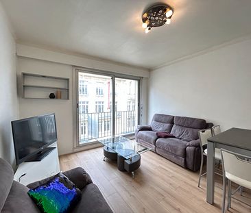 APPARTEMENT MEUBLÉ 2 PIECES 52M² - HYPER CENTRE REIMS - Photo 2