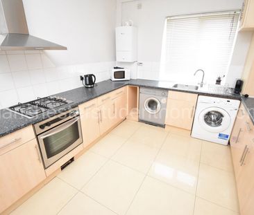 Hilltop Court, Manchester, M14 6LH - Photo 4