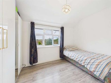 Heathfield Rise, Ruislip, HA4 - Photo 2