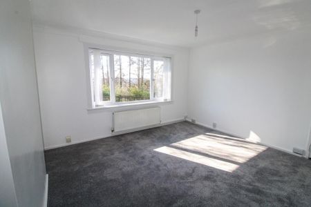 2 bedroom ground floor flat to rent - Photo 2