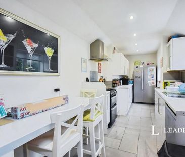 1 bedroom in a house share to rent - Photo 5