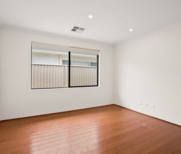 Large family home with solar Panels! - Photo 6