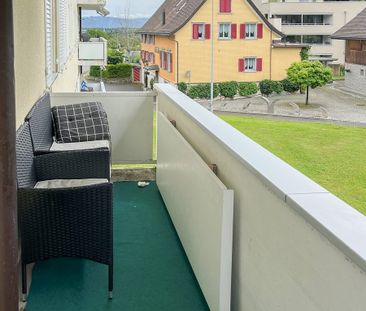 gemütliche 5.5-Zi. Wohnung im 1. OG mit Balkon - Foto 3