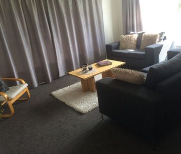 Charming 3BR Family Home in Manurewa - Photo 4