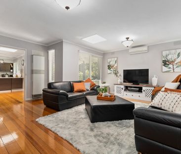 GORGEOUS FOUR BEDROOM FAMILY HOME - Photo 5