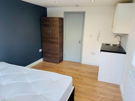 Bensham Lane, Thornton Heath - Photo 2