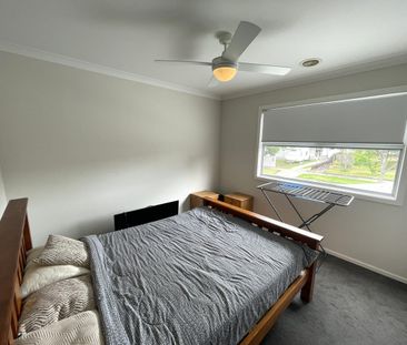 MODERN TWO STOREY TOWNHOUSE - Photo 5