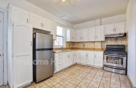 $750 / 1 br / 2 ba / Spacious Home with Urban Charm - Photo 5