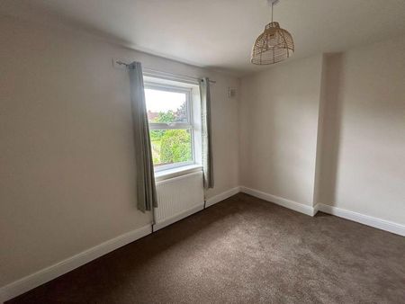 2 bedroom semi-detached house to rent - Photo 2