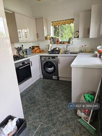 5 bedroom end of terrace house to rent - Photo 5