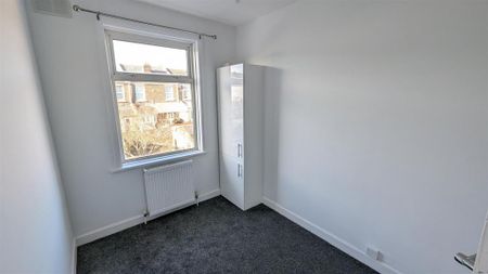 3 bedroom detached house to rent - Photo 3