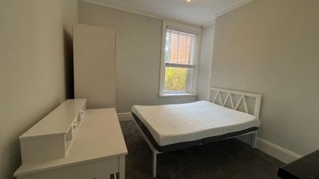 1 bedroom house of multiple occupation to rent - Photo 4