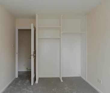 Asquith House, Banstead - Photo 4