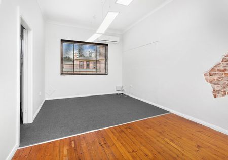 Home For Rent - Photo 4