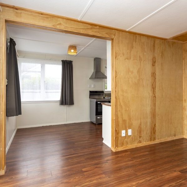 Stand alone two bedroom house! - Photo 1