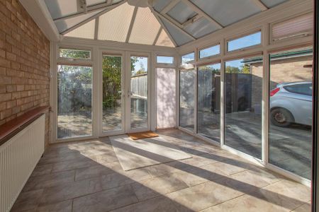 3 bedroom link detached house to rent - Photo 2