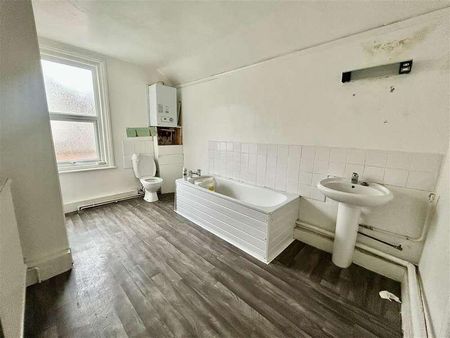 Crabble Hill, Dover, CT17 - Photo 2